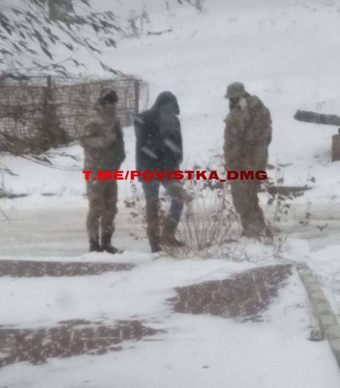 �����������. ���� � ����� ������� �� �������� �������, ������������������ ��������� ����� ����� � ���������� �� �� ��������� ������ � ���� �����, ��� ������ ������������ ����� �� ������� ����