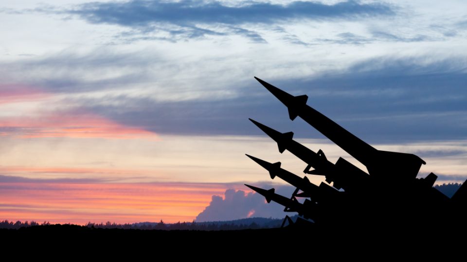 Минобороны: Русские военные поразили бронетанковый завод и авиазавод ВСУ во Львове