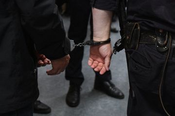 Военный открыл огонь по двум сослуживцам и шести жителям села Хмельницкое